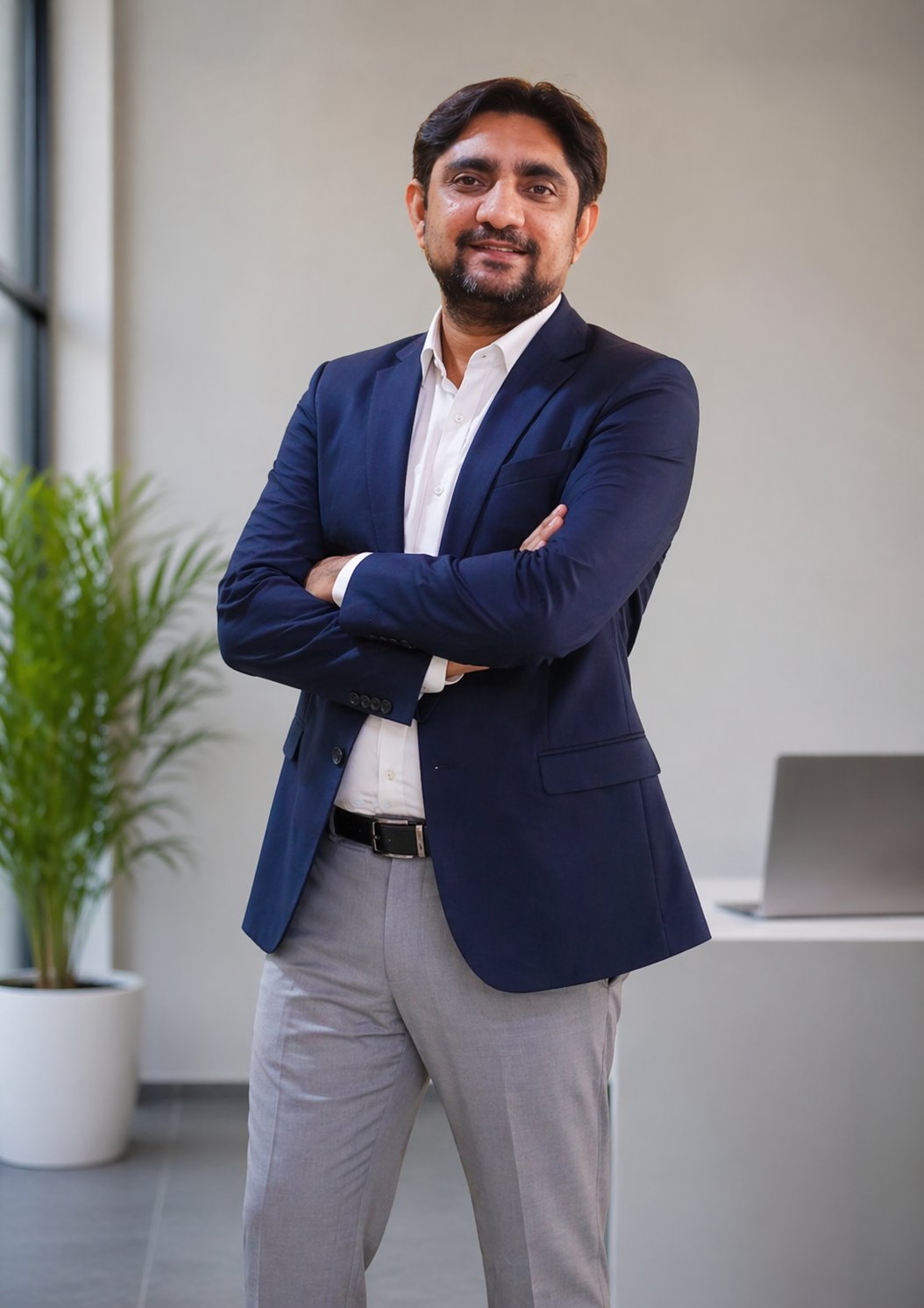 Dhaval Thakkar – Business Certificate & Legal Business Consultant